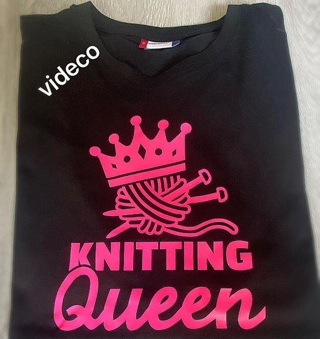 Hovedbilde T-shirt , Knitting Queen