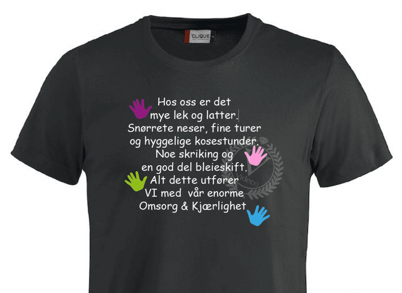 T-shirt- Her hos oss...